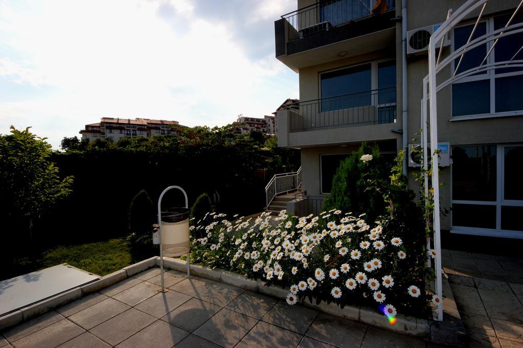 Menada Butterfly Apartment Święty Włas Zewnętrze zdjęcie